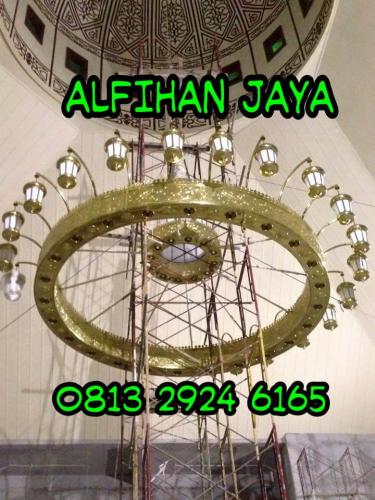 pemasangan lampu gantung